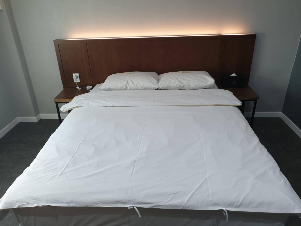 Hotel Valentine Кёнджу Экстерьер фото