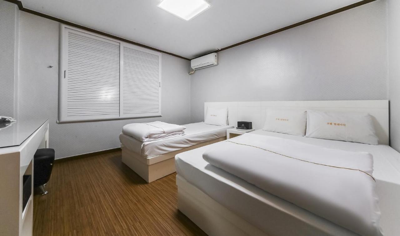 Hotel Valentine Кёнджу Экстерьер фото