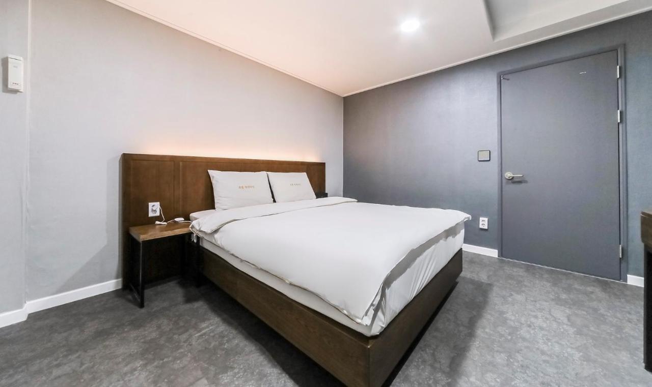 Hotel Valentine Кёнджу Экстерьер фото